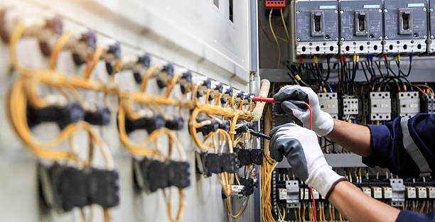 Professional Lighting Installation technician working in Lapeer County County, MI